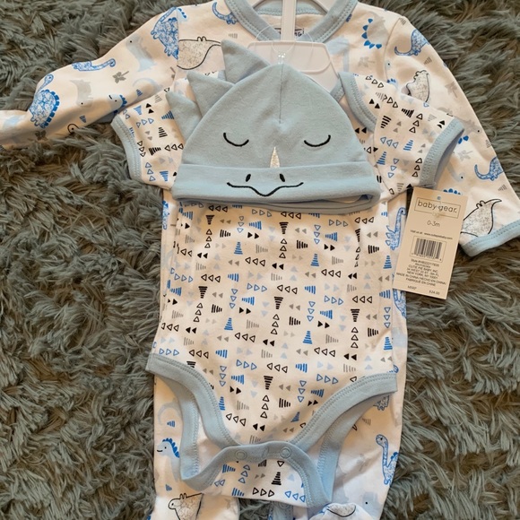 3 piece sleeper set (0-3 months) - Picture 1 of 6